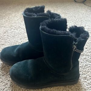 UGG Women's Classic Short Sparkle Zip Fashion Boot | Size: 8